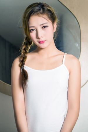 国产亚洲欧美精华精华液