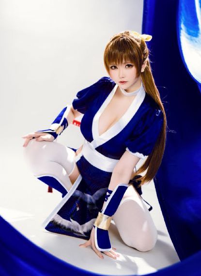 李采潭妈妈的职业