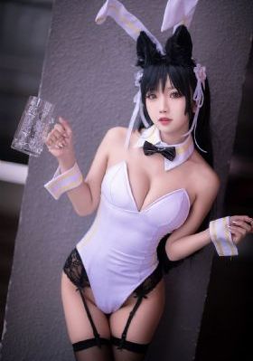 裙子底下是野兽